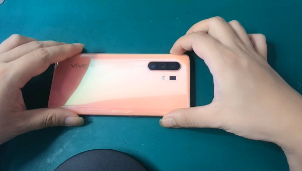 VIVO X30 PRO拆机 图1