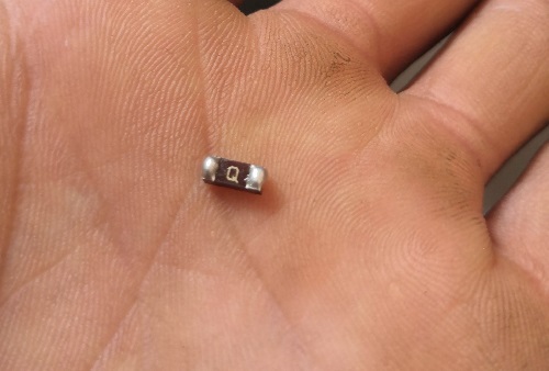 蓝宝石RX480 4G白金版显卡上电没反应，风扇不转维修 图4