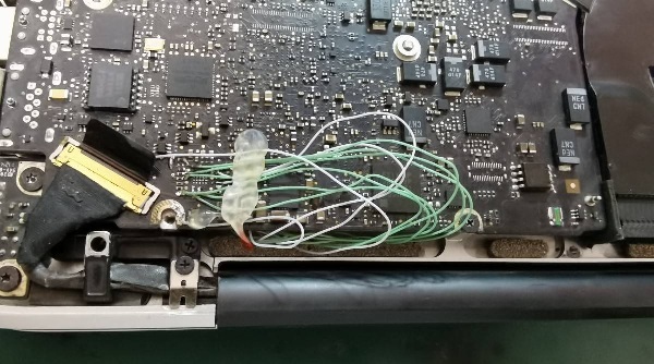 苹果MacBook A1278笔记本暗屏通病维修 图5