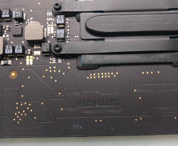 苹果MacBook A1466笔记本进水屏幕不显示维修 图2
