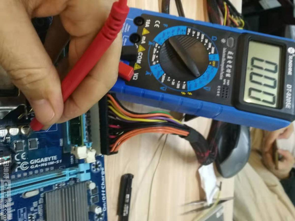 技嘉H61M主板上电触发不跑码维修 图5